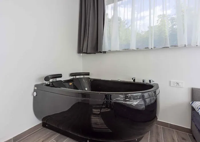 In 42951 Vikendica *