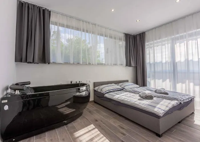 In 42951 Vikendica Crikvenica