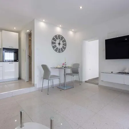 Semesterbostad In 42951