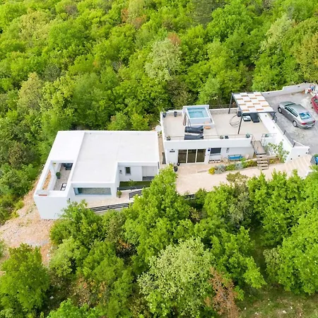 In 42951 * Crikvenica